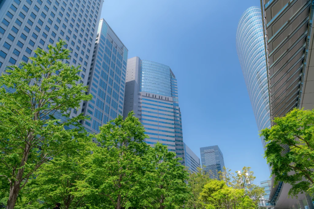東京の都心部に立ち並ぶ高層ビル群